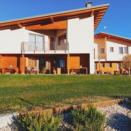 サンゼーノ Agritur I Colori Bed & Breakfast エクステリア 写真