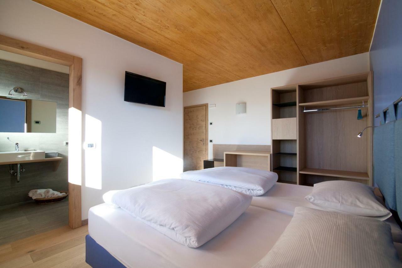 サンゼーノ Agritur I Colori Bed & Breakfast エクステリア 写真