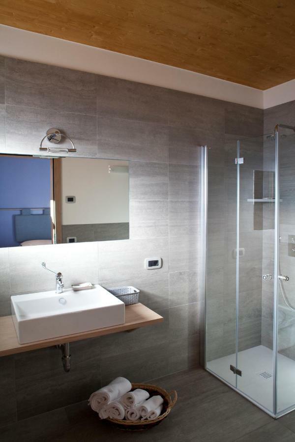 サンゼーノ Agritur I Colori Bed & Breakfast エクステリア 写真