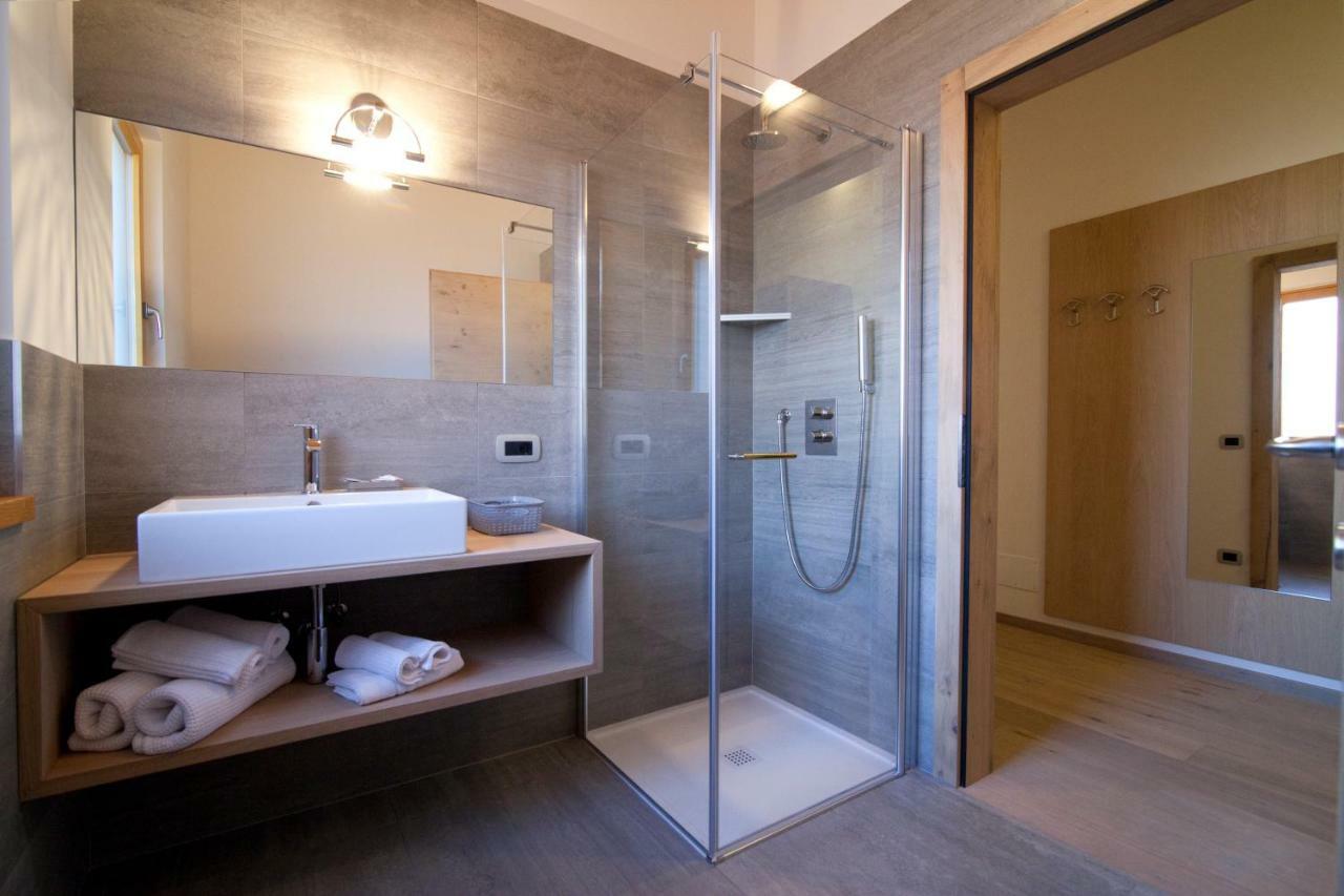 サンゼーノ Agritur I Colori Bed & Breakfast エクステリア 写真