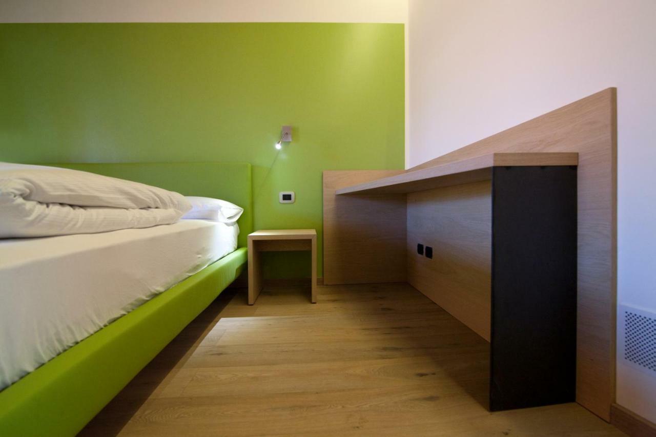 サンゼーノ Agritur I Colori Bed & Breakfast エクステリア 写真