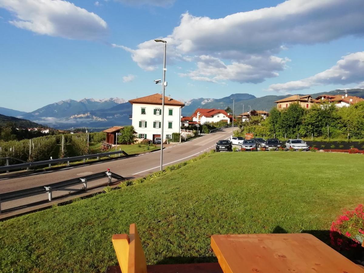 サンゼーノ Agritur I Colori Bed & Breakfast エクステリア 写真